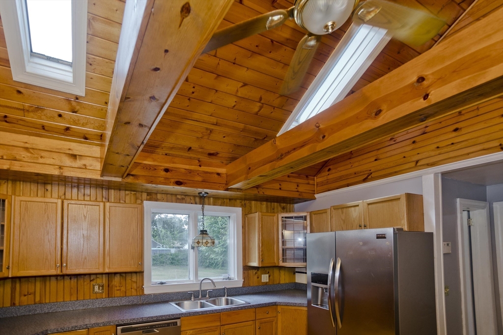430 Island Pond Road Springfield, MA 01118 - Photo 15 of 39