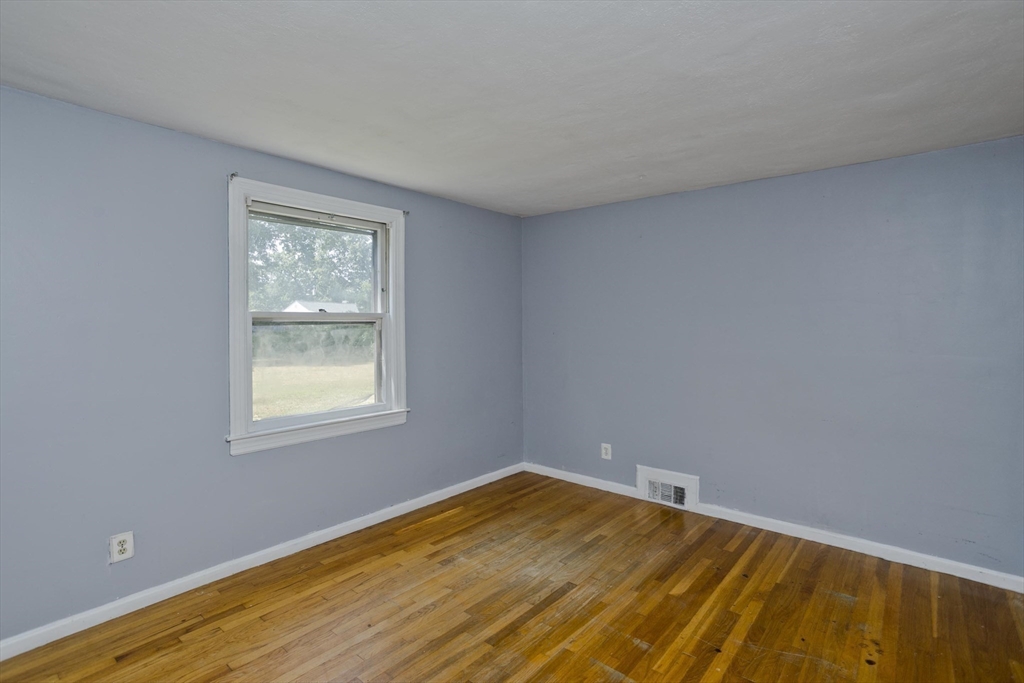 430 Island Pond Road Springfield, MA 01118 - Photo 17 of 39