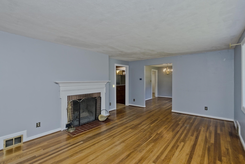 430 Island Pond Road Springfield, MA 01118 - Photo 7 of 39
