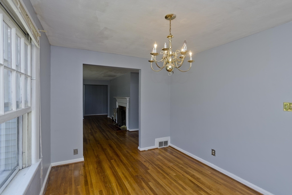 430 Island Pond Road Springfield, MA 01118 - Photo 8 of 39