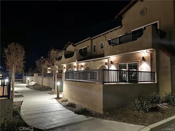 $749,000 | 5518 East Los Angeles Avenue, Unit 2, Simi Valley, CA 93063
