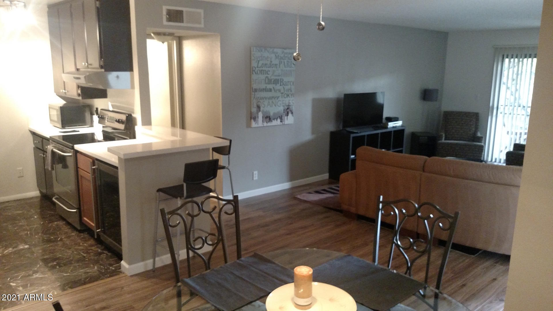 5525 East Thomas Road, Unit R6 Phoenix, AZ 85018 - Photo 6 of 17 Bartop-1