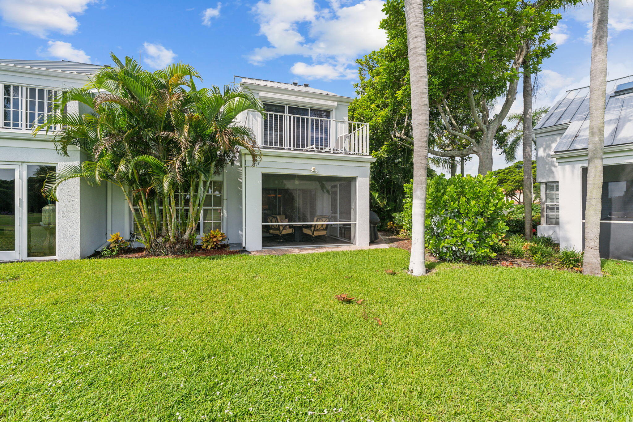 17094 Boca Club Boulevard, Unit 1 Boca Raton, FL 33487 - Photo 33 of 38 Backyard