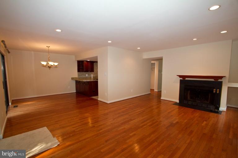 2233 Cedar Cove Court Reston, VA 20191 - Photo 13 of 30 Family Room