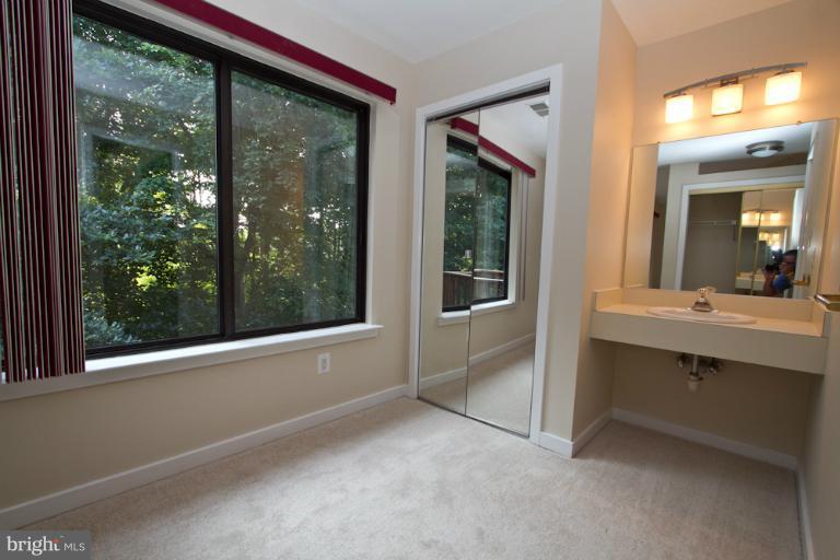 2233 Cedar Cove Court Reston, VA 20191 - Photo 30 of 30 Bath (Master)
