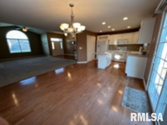 5208 Manhattan Drive Springfield, IL 62711 - Photo 5 of 26 Gallery Image 5