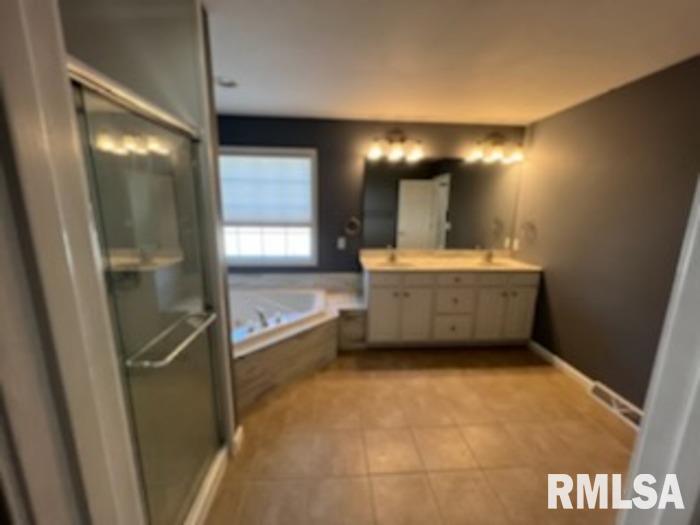 5208 Manhattan Drive Springfield, IL 62711 - Photo 10 of 26 Gallery Image 10