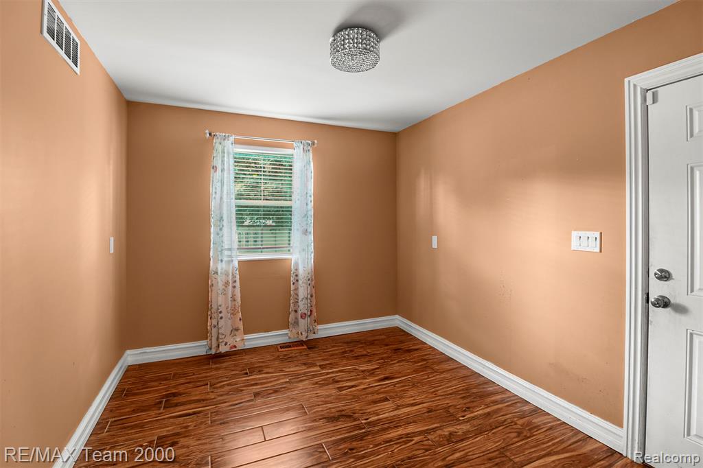 1895 Big Trail Road Walled Lake, MI 48390 - Photo 27 of 40 Gallery Image 27