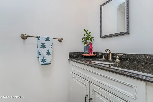 $799,999 | 42 Heathcote Avenue, Edison, NJ 08817