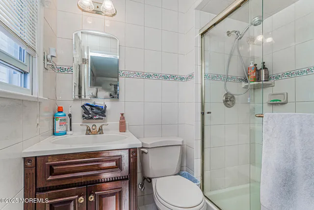 $799,999 | 42 Heathcote Avenue, Edison, NJ 08817