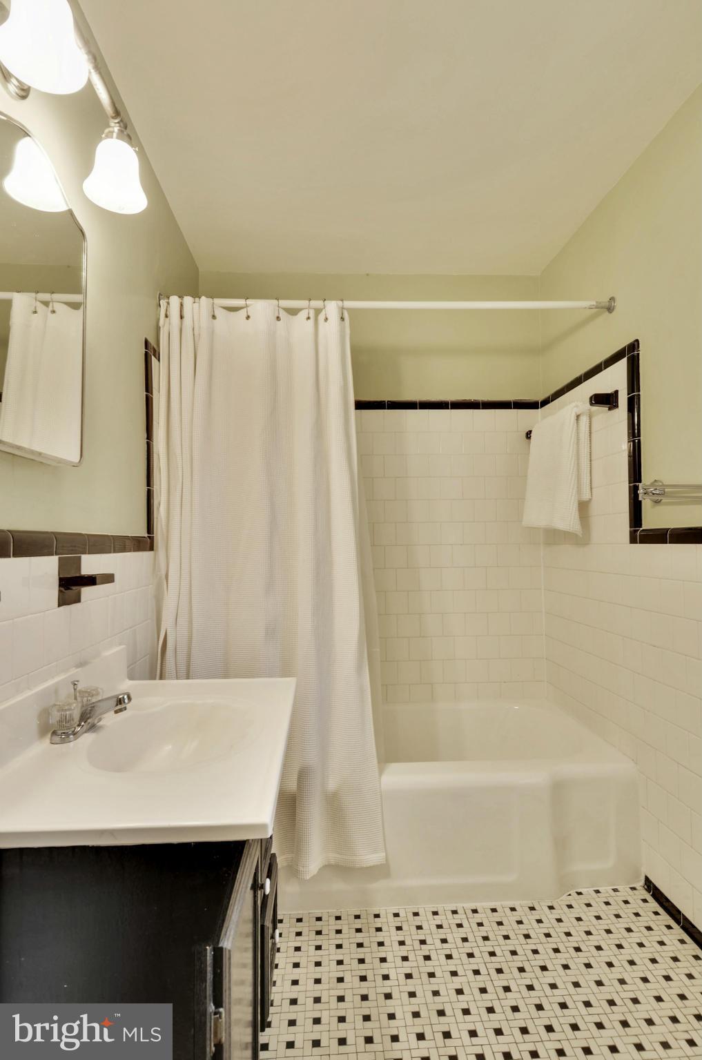 13 Sussex Road Silver Spring, MD 20910 - Photo 21 of 30 Bath