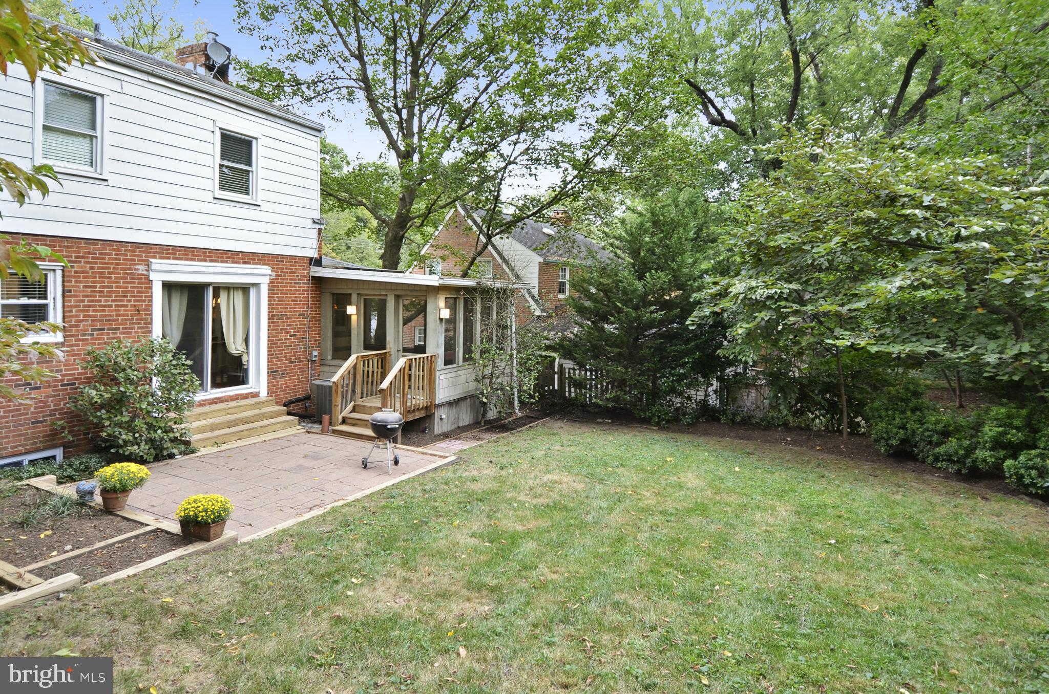 13 Sussex Road Silver Spring, MD 20910 - Photo 28 of 30 Exterior (Rear)