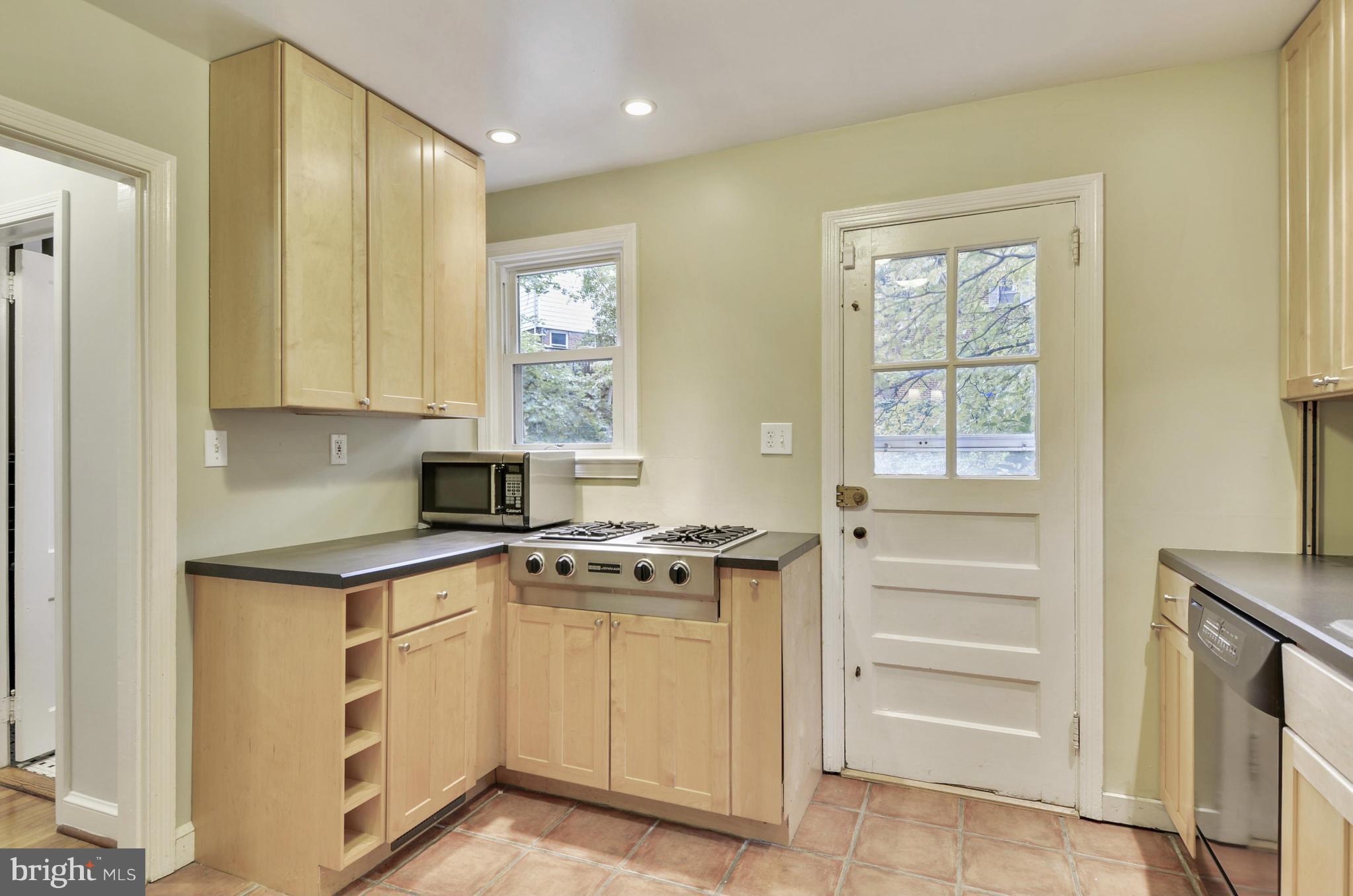 13 Sussex Road Silver Spring, MD 20910 - Photo 6 of 30 Kitchen