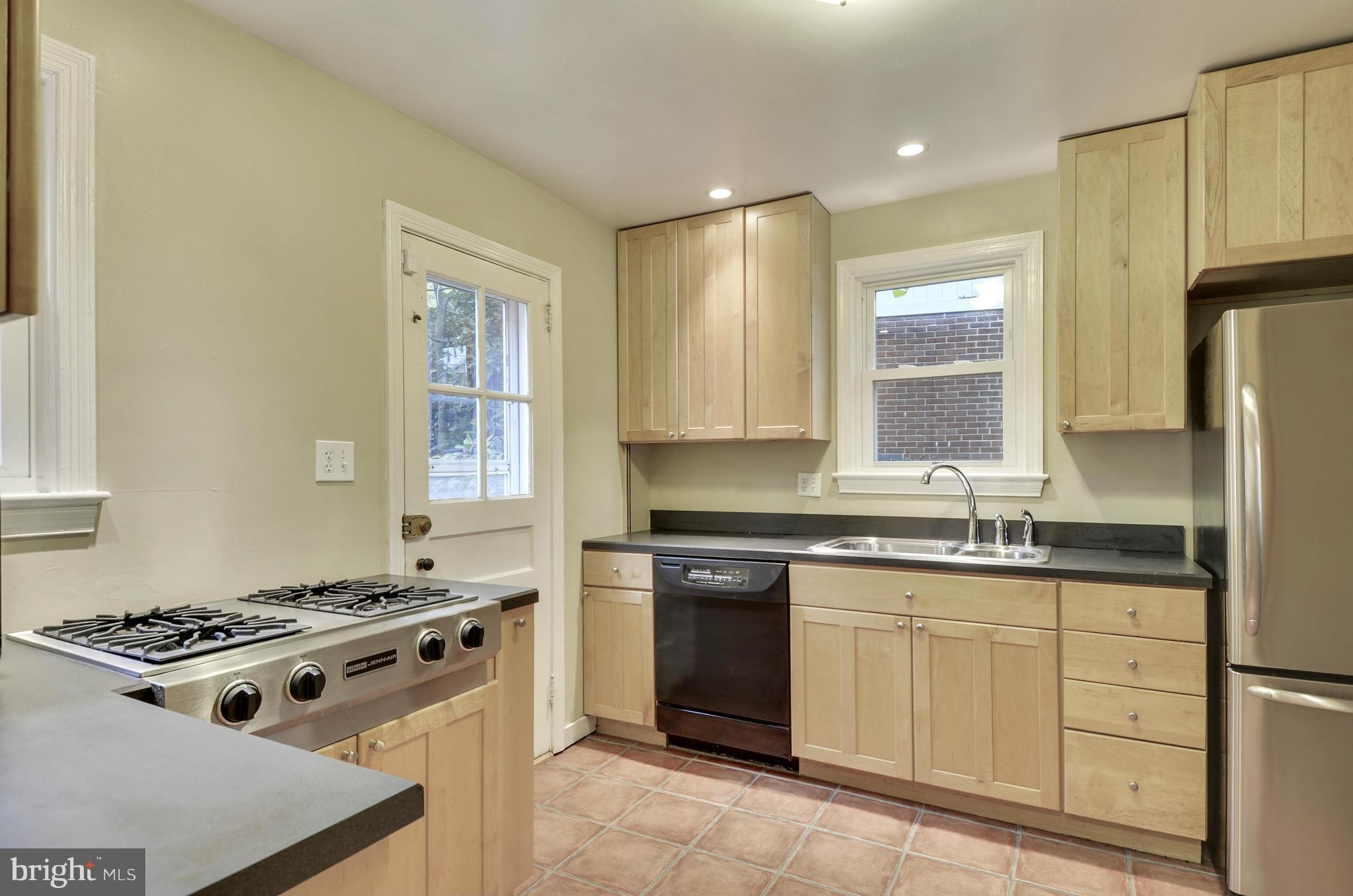 13 Sussex Road Silver Spring, MD 20910 - Photo 7 of 30 Kitchen