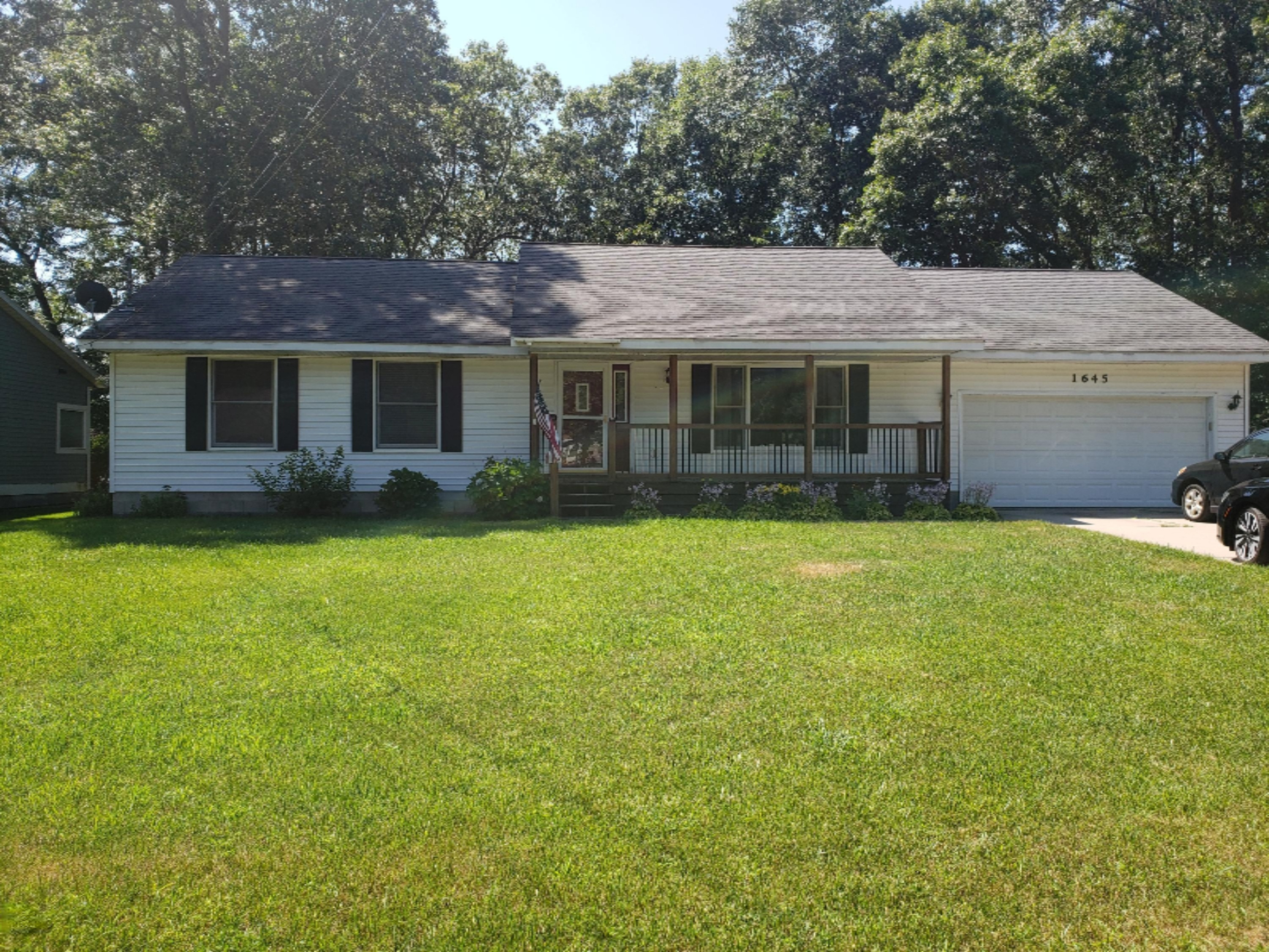 1645 North Roberts Road Muskegon, MI 49445 - Photo 2 of 26 20190715_154559