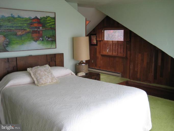 105 Edgehill Road Annapolis, MD 21405 - Photo 5 of 18 Master Bedroom