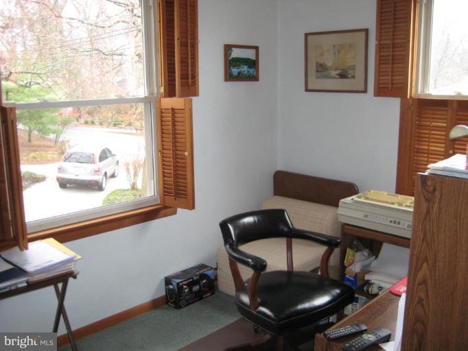 105 Edgehill Road Annapolis, MD 21405 - Photo 7 of 18 Den