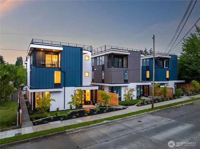 $689,000 | 8833 C Wallingford Avenue North, Seattle, WA 98103