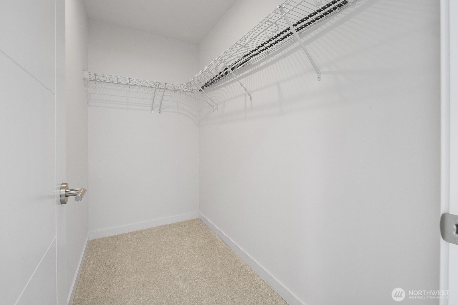 8833 C Wallingford Avenue North Seattle, WA 98103 - Photo 14 of 28