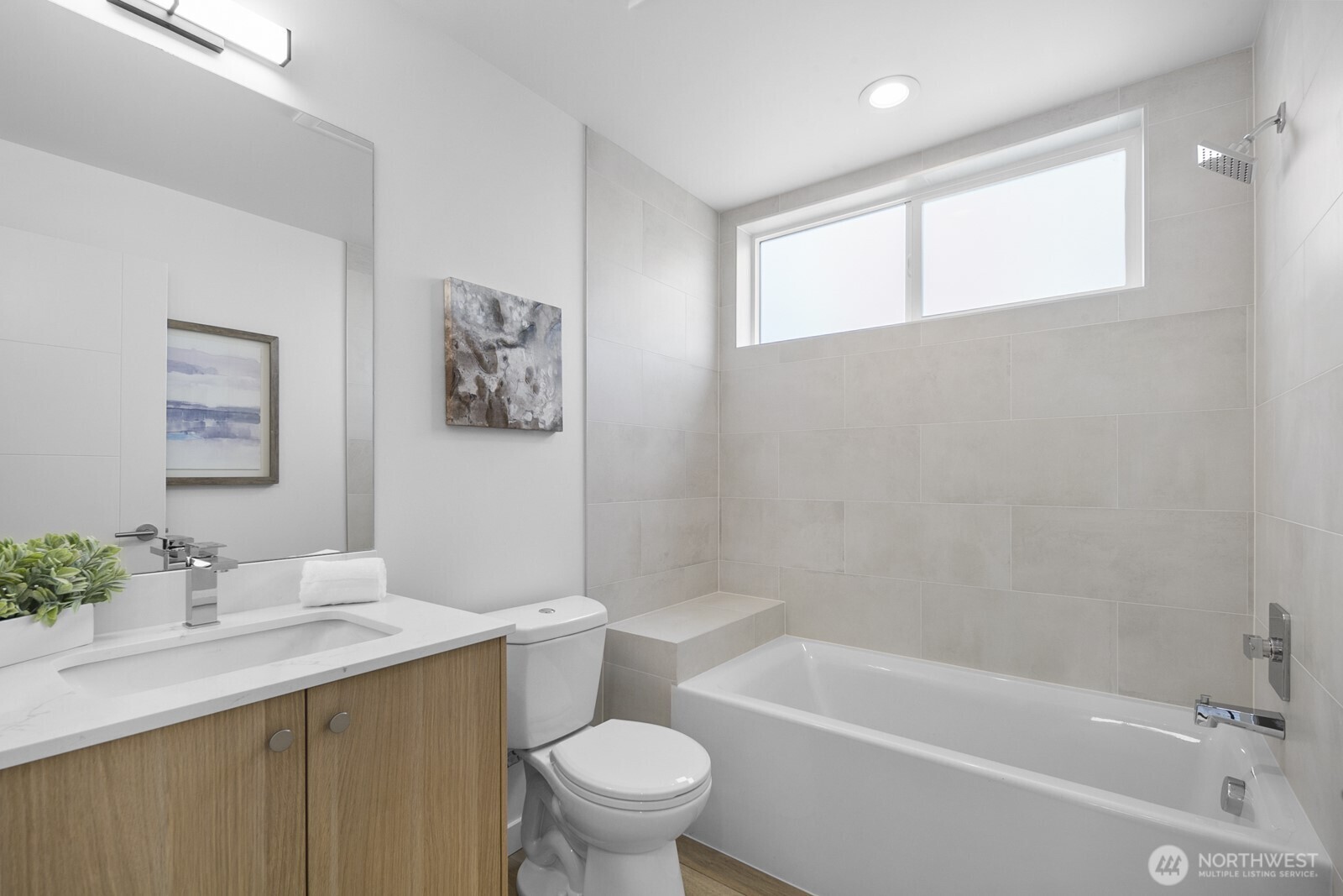 8833 C Wallingford Avenue North Seattle, WA 98103 - Photo 17 of 28