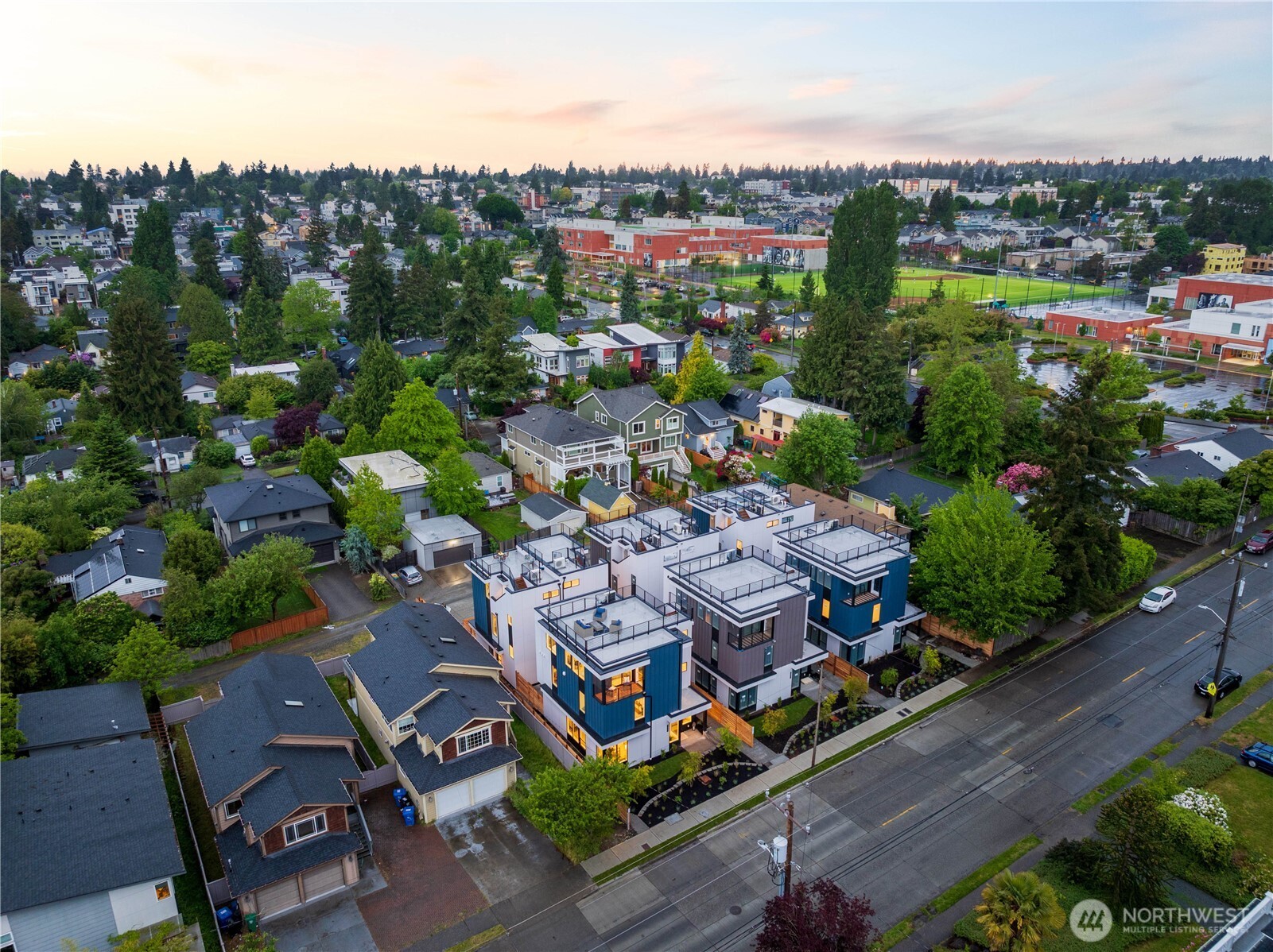 8833 C Wallingford Avenue North Seattle, WA 98103 - Photo 22 of 28