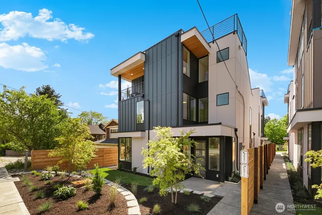 $689,000 | 8833 C Wallingford Avenue North, Seattle, WA 98103