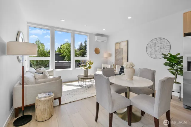 $689,000 | 8833 C Wallingford Avenue North, Seattle, WA 98103