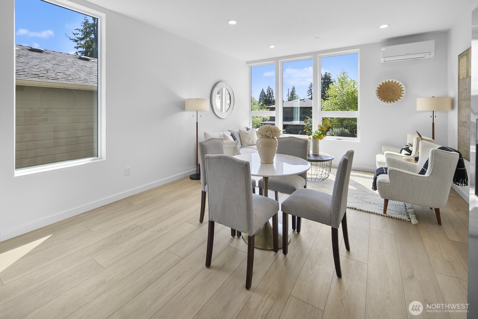 8833 C Wallingford Avenue North Seattle, WA 98103 - Photo 5 of 28