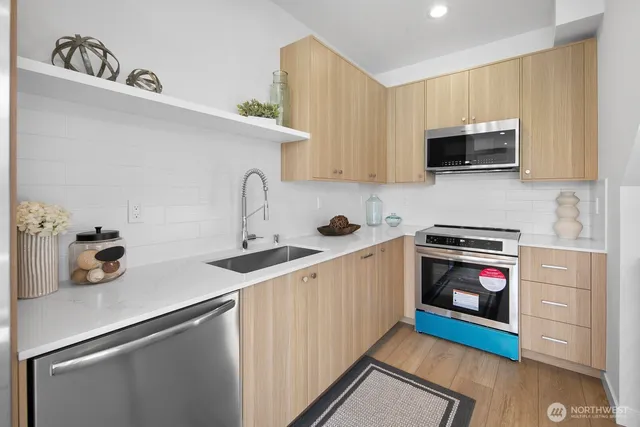 $689,000 | 8833 C Wallingford Avenue North, Seattle, WA 98103