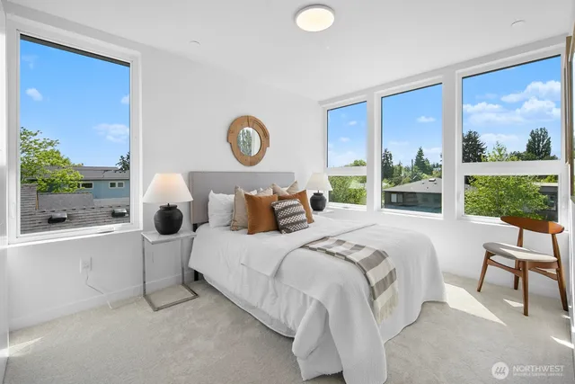 $689,000 | 8833 C Wallingford Avenue North, Seattle, WA 98103