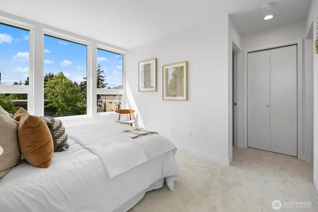 $689,000 | 8833 C Wallingford Avenue North, Seattle, WA 98103