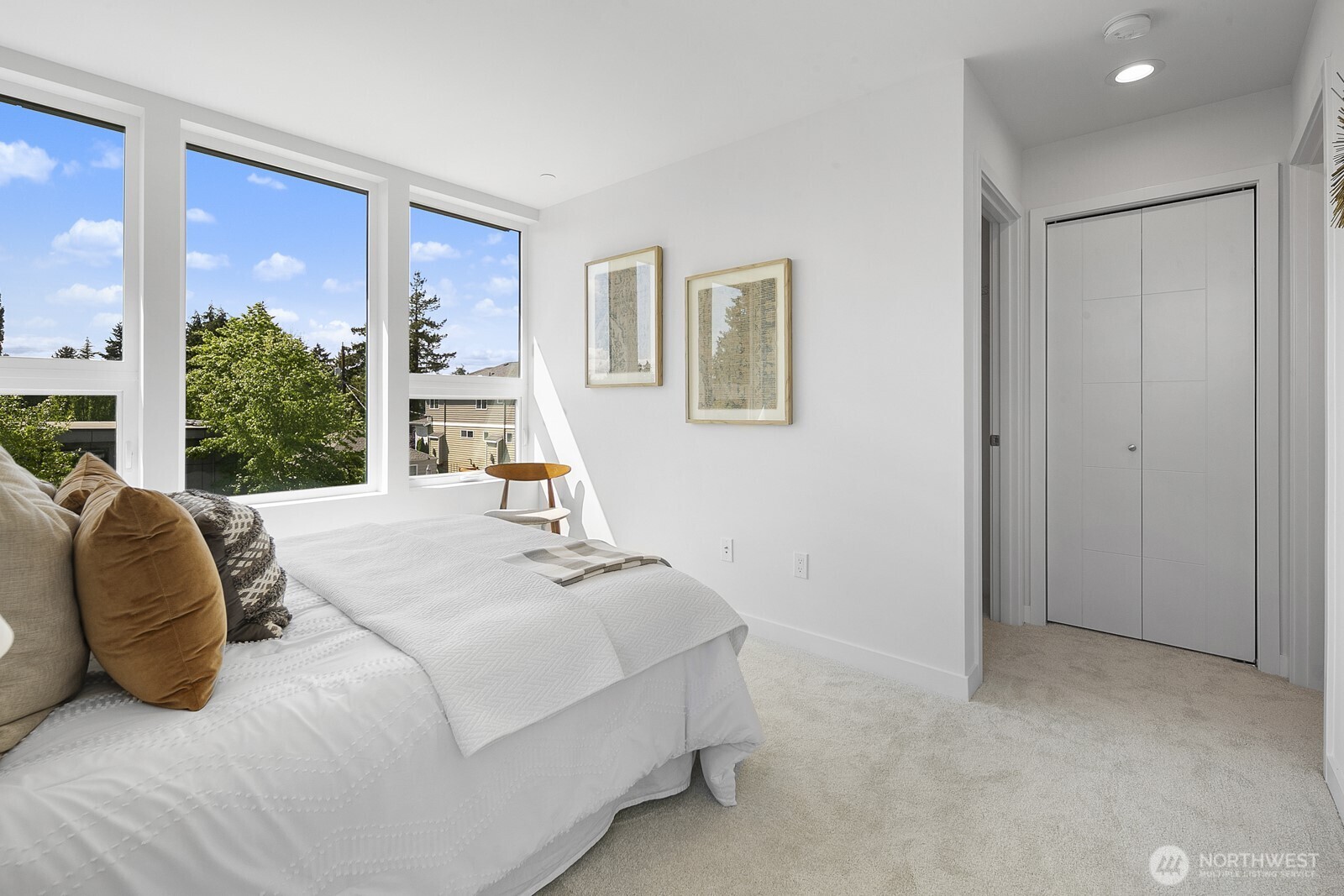 8833 C Wallingford Avenue North Seattle, WA 98103 - Photo 10 of 28