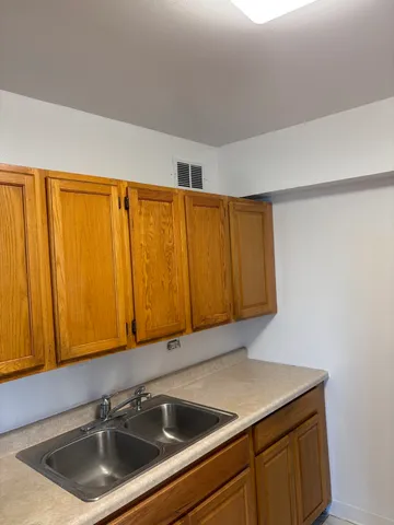$82,000 | 7337 South South Shore Drive, Unit 515, Chicago, IL 60649