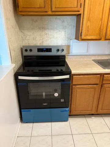 $82,000 | 7337 South South Shore Drive, Unit 515, Chicago, IL 60649