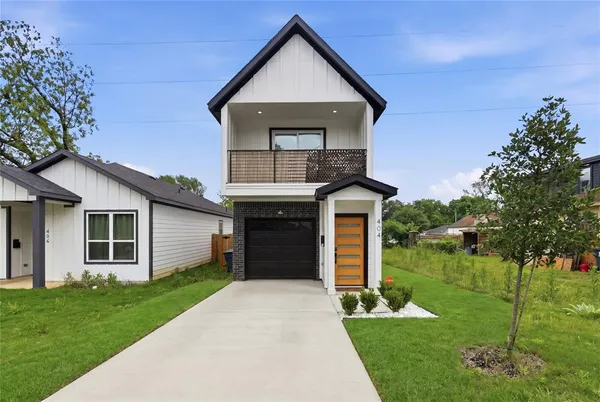 $2,800 | 404 North Moore Street, Dallas, TX 75203