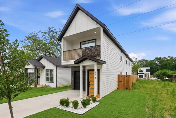 $2,800 | 404 North Moore Street, Dallas, TX 75203