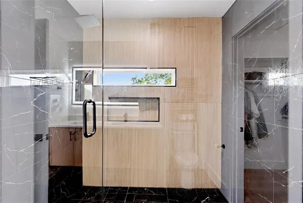 $2,800 | 404 North Moore Street, Dallas, TX 75203