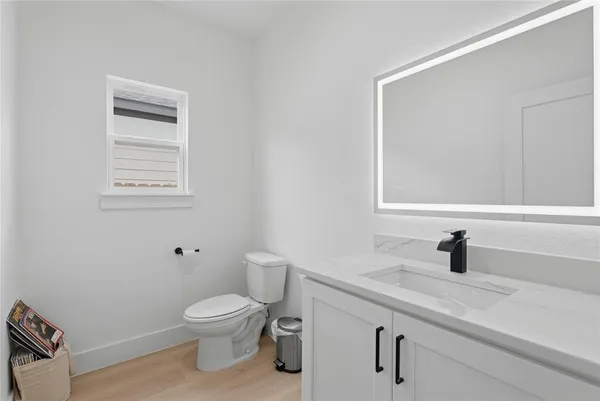 $2,800 | 404 North Moore Street, Dallas, TX 75203