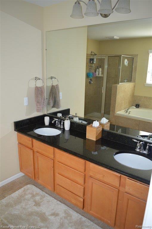 3403 Talbert Circle Rochester, MI 48307 - Photo 11 of 18 Master Bathroom.JPG