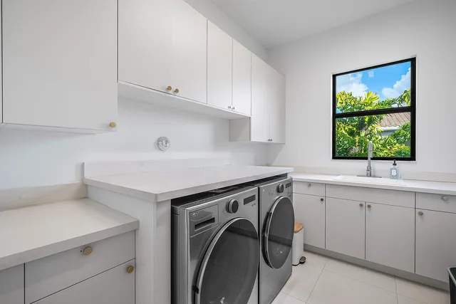 a picture of a tennis court