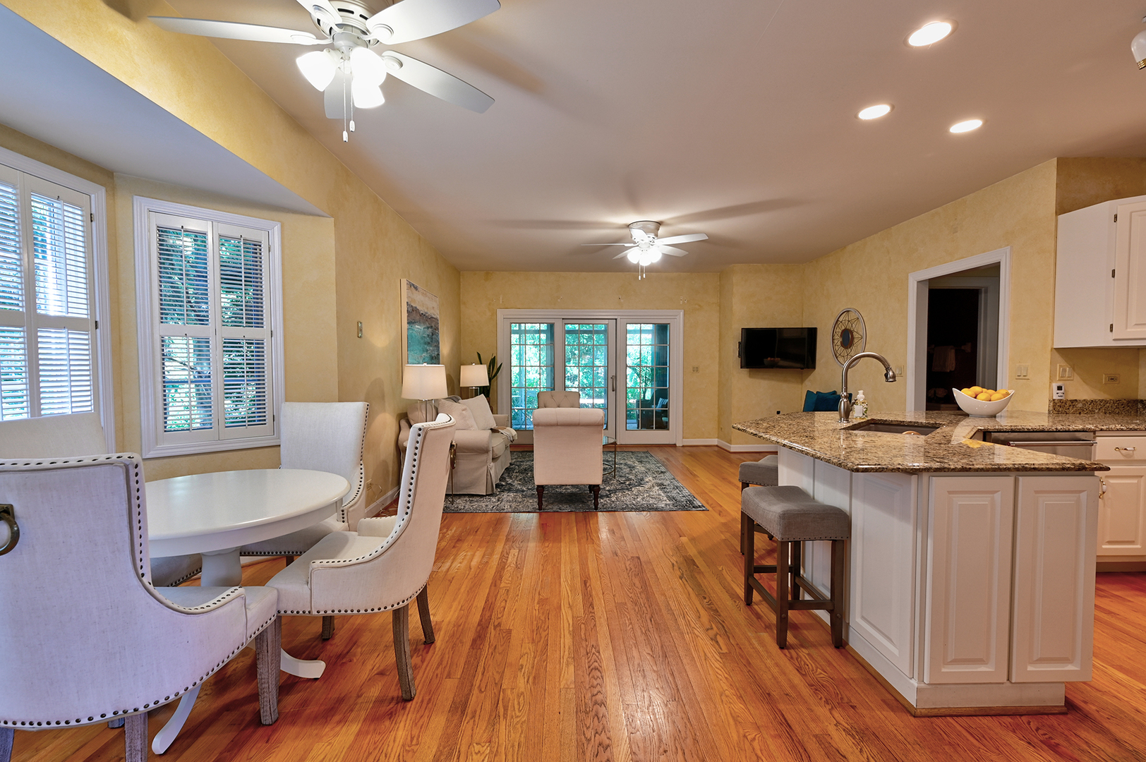 3 Berkshire Lane Burr Ridge, IL 60527 - Photo 12 of 40 a view of a dining room with furniture window and wooden floor