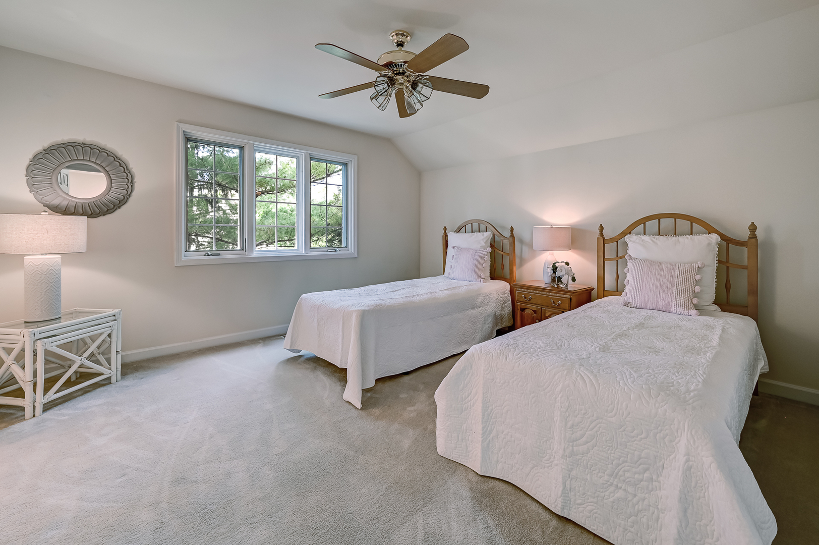 3 Berkshire Lane Burr Ridge, IL 60527 - Photo 25 of 40 a bedroom with two beds and a chandelier