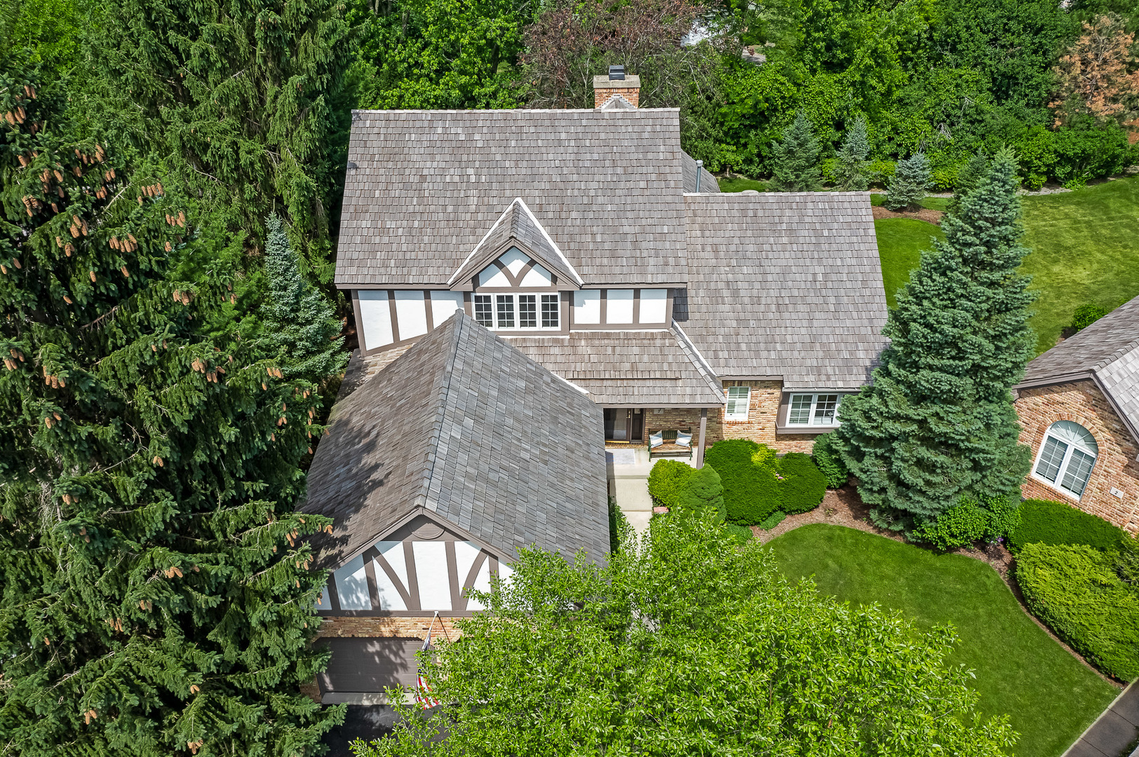 3 Berkshire Lane Burr Ridge, IL 60527 - Photo 30 of 40 an aerial view of a house