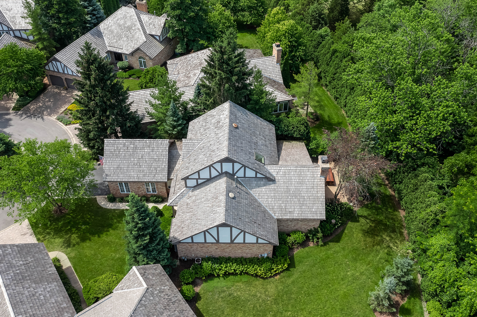 3 Berkshire Lane Burr Ridge, IL 60527 - Photo 31 of 40 an aerial view of a house