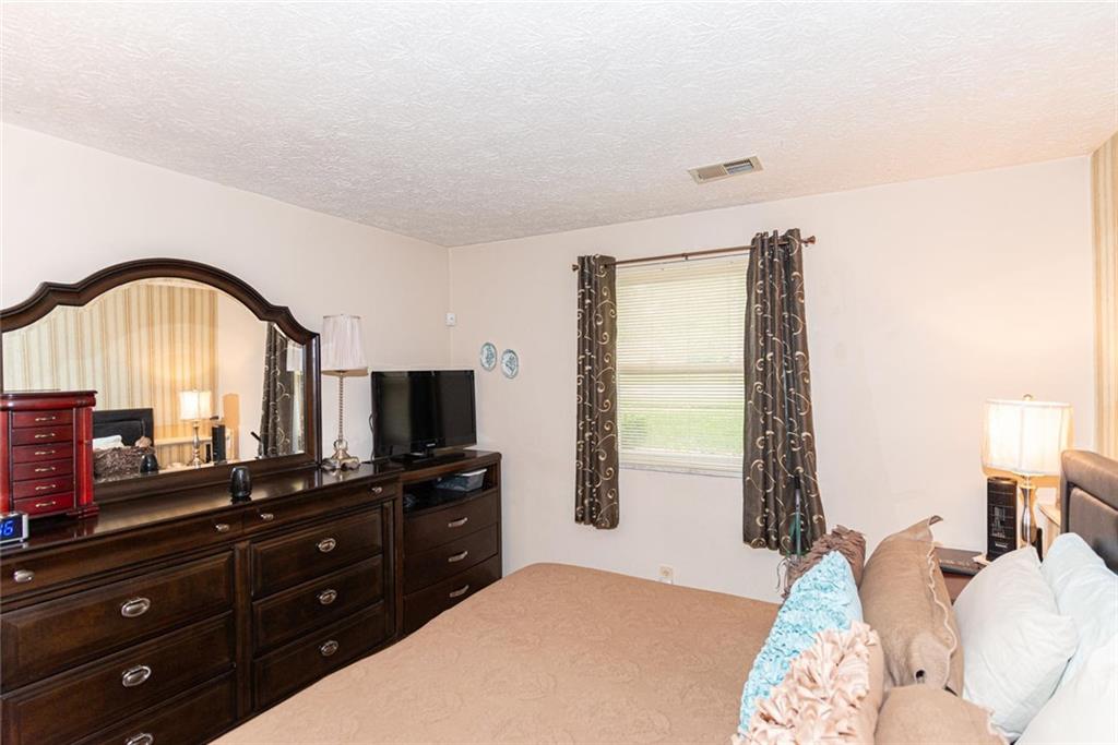 323 North Raceway Road Indianapolis, IN 46234 - Photo 11 of 16 Gallery Image 11