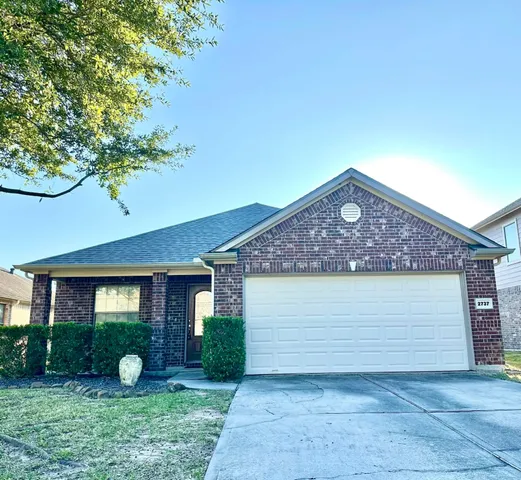 $1,900 | 2737 Sandberry Drive, Houston, TX 77345