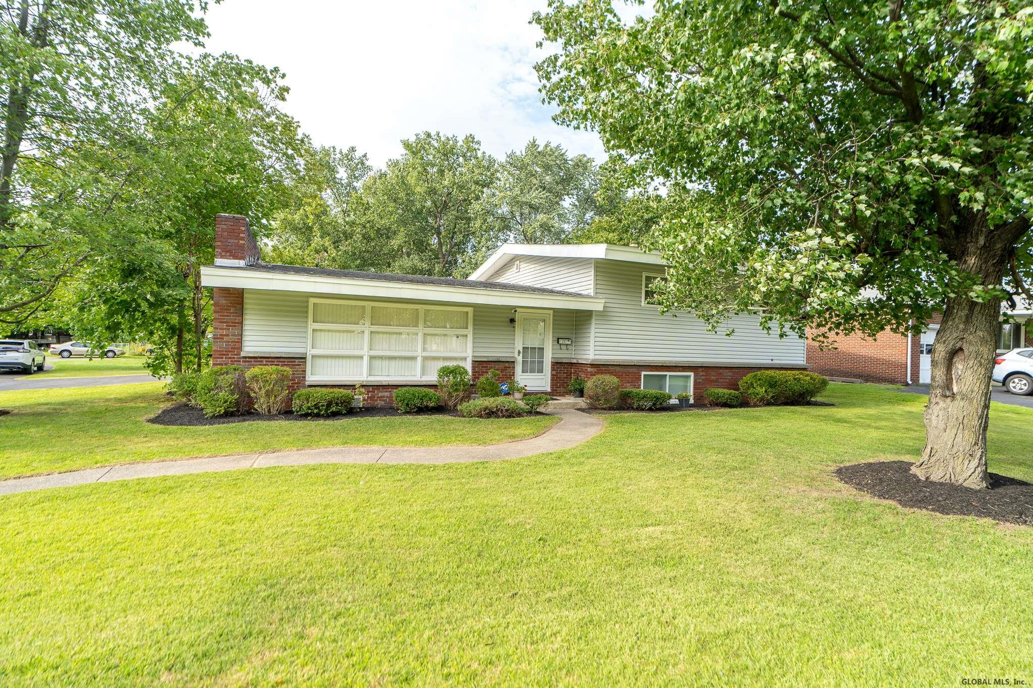 237 Osborne Road Colonie, NY 12205 - Photo 2 of 48 Photo 2