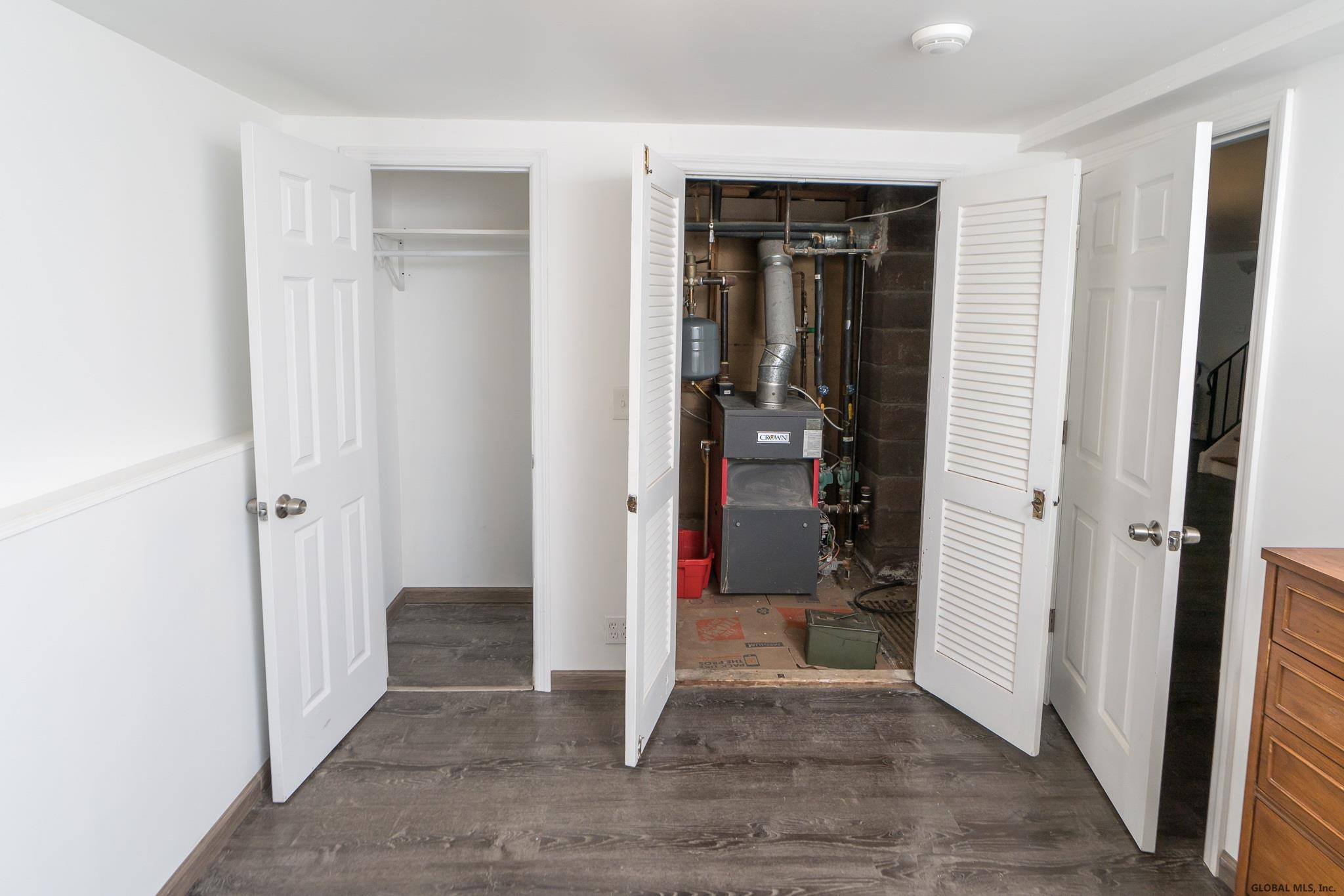 237 Osborne Road Colonie, NY 12205 - Photo 32 of 48 Photo 32