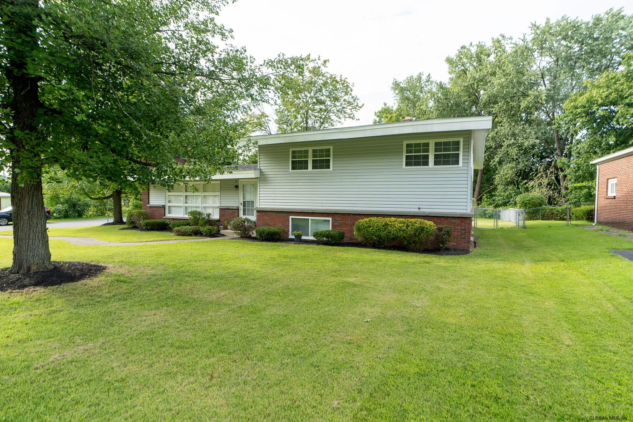 237 Osborne Road Colonie, NY 12205 - Photo 5 of 48 Photo 5