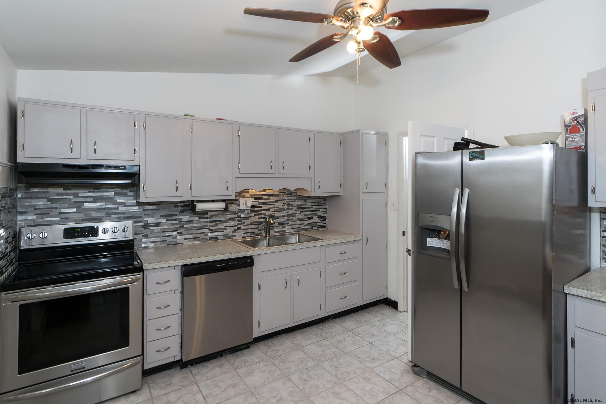 237 Osborne Road Colonie, NY 12205 - Photo 9 of 48 Photo 9